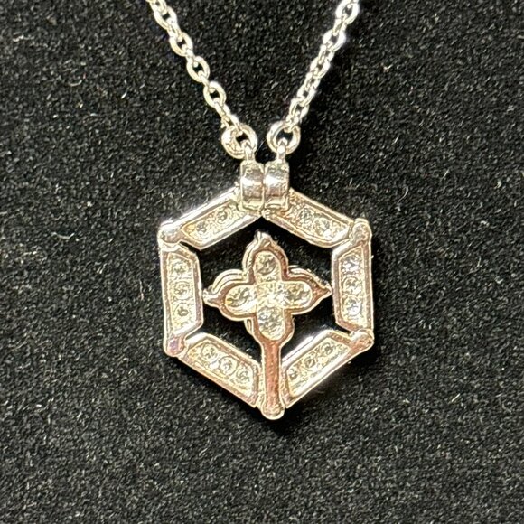 Ladies Patent Convertible 2 in 1 Flower / Cross Pendant Necklace 925 Ret. $179 - Picture 4 of 6